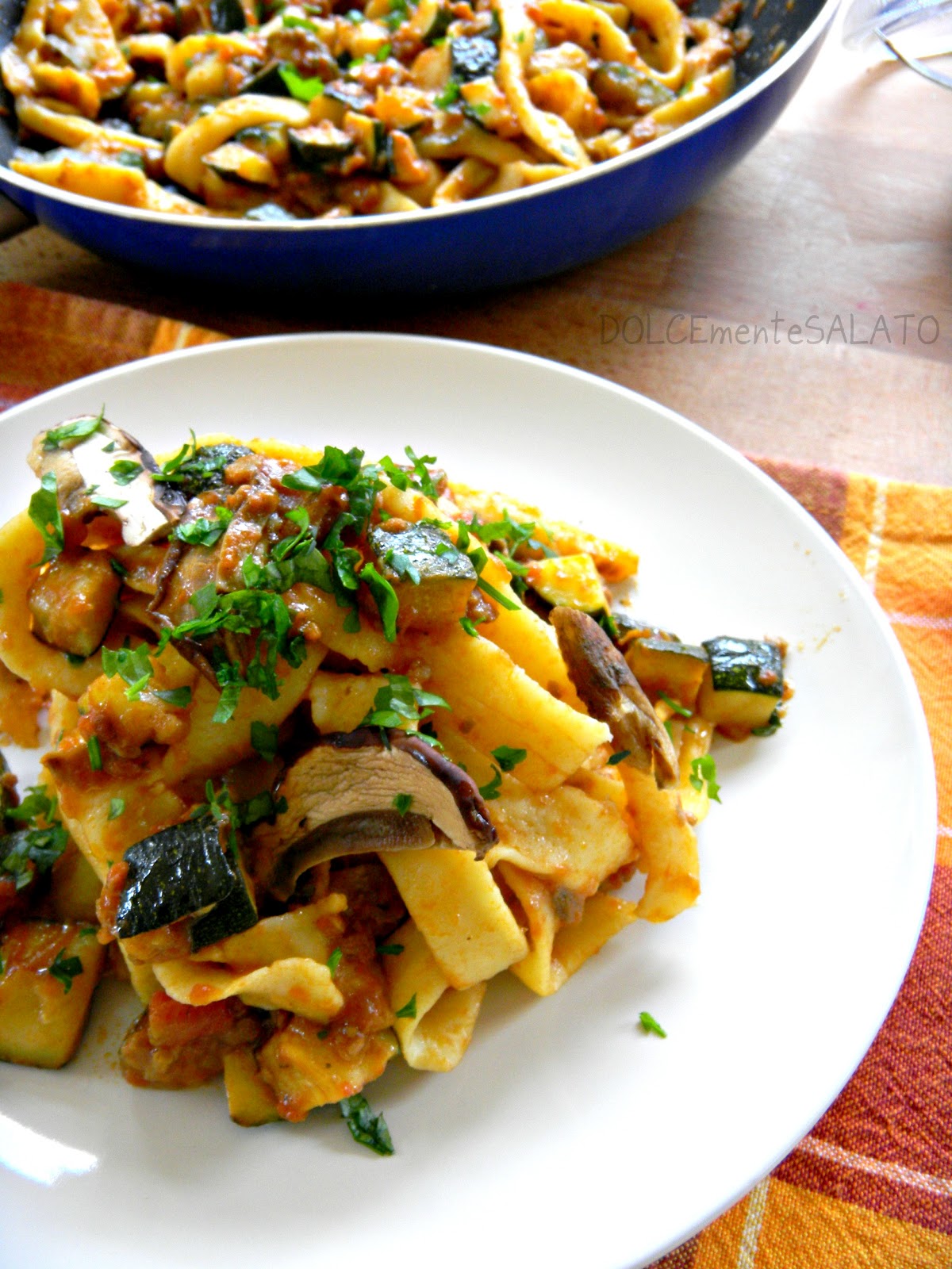 DOLCEmente SALATO Pasta con zucchine e sugo ai porcini