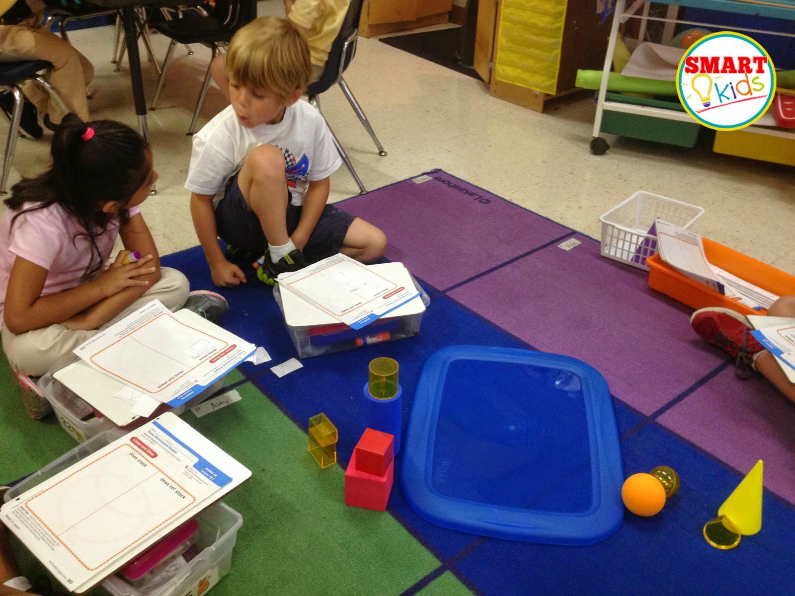 Smart Kids: Bright Ideas: Floor Desks Replace Furniture!