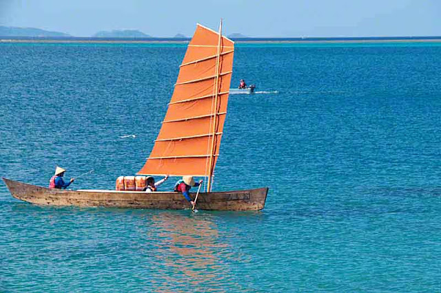buoy,sailing sabani,team paddling, Bibi Beach, Itoman