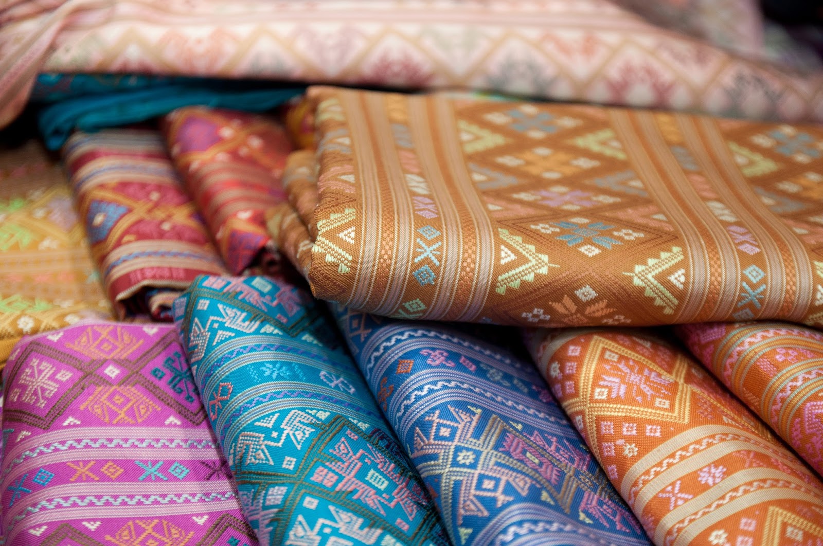Производители ткани турция. Шелк и ВШП. Индийские ткани. Великий шелковый путь товары. Индийские хлопковые ткани.