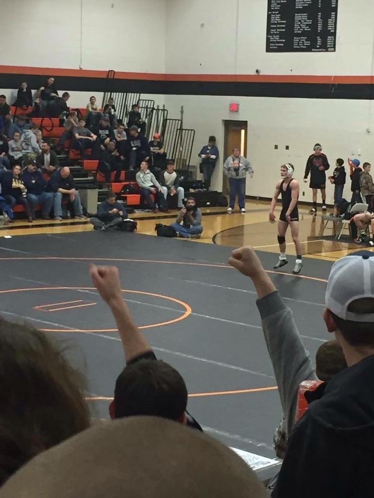 RRHS Arrowhead The Rural Retreat V.S Grundy wrestling match