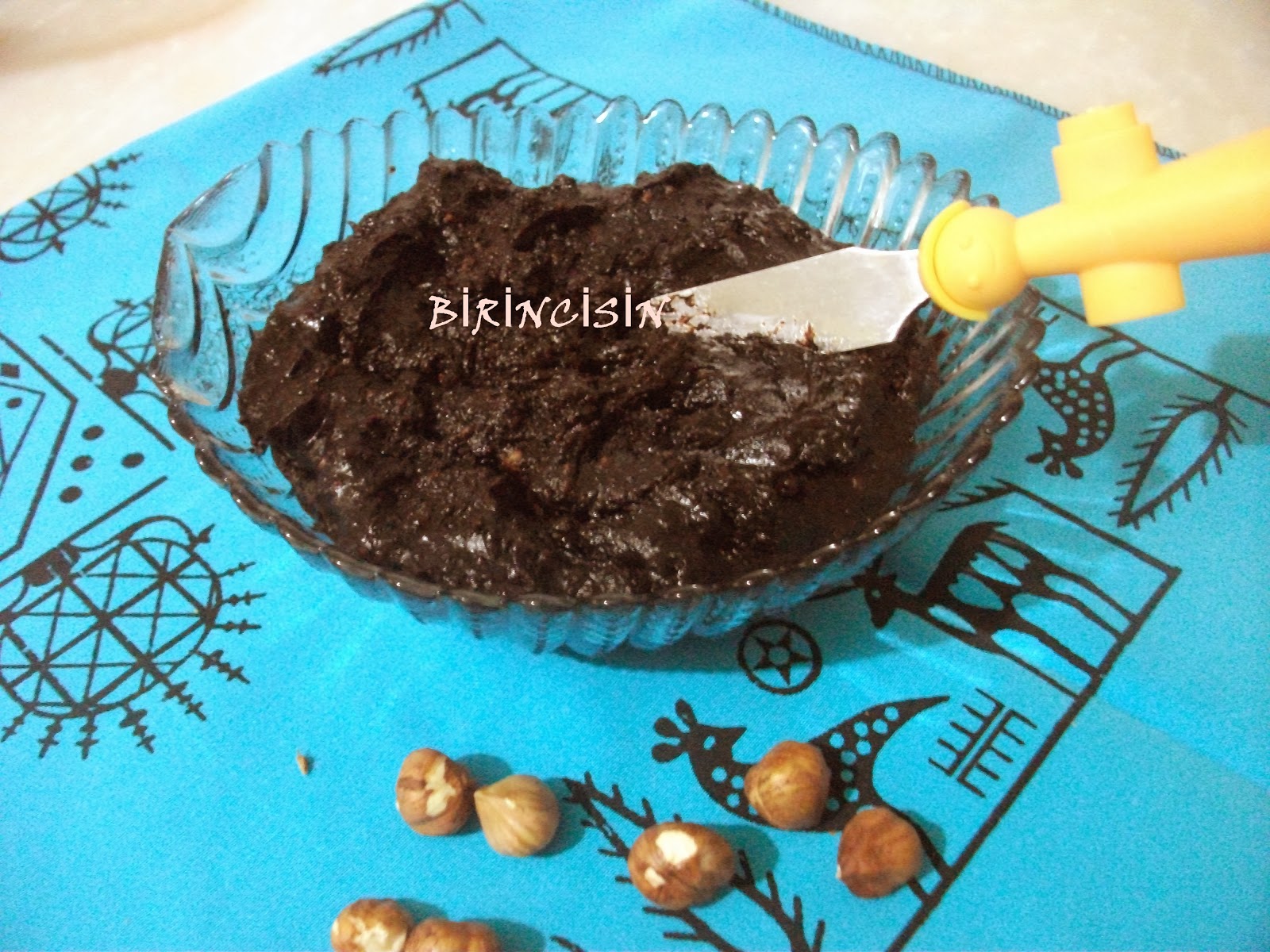 BİRİNCİSİN EV YAPIMI EKMEĞE SÜRÜLEBİLİR ÇİKOLATA