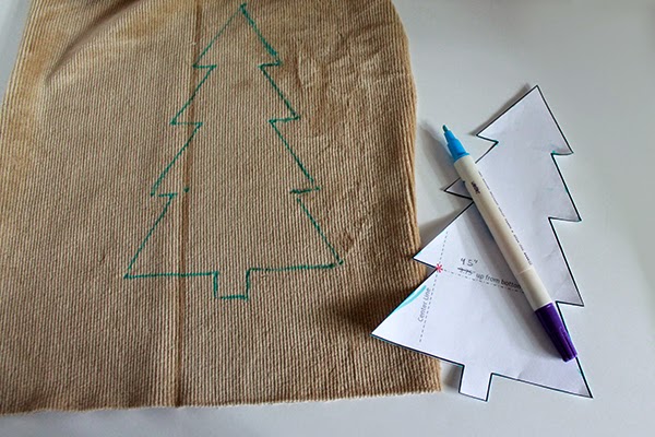 Christmas tree pillow/cushion tutorial | The Inspired Wren