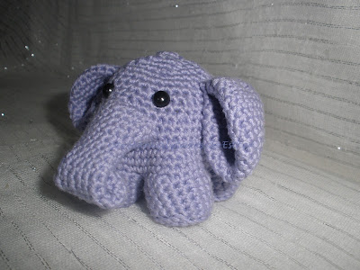 Elefante amigurumi realizado a crochet