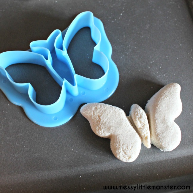 Salt dough fingerprint butterfly magnet.  An easy keepsake craft for kids, toddlers and preschoolers.  A fun gift idea for moms for mothers day. 