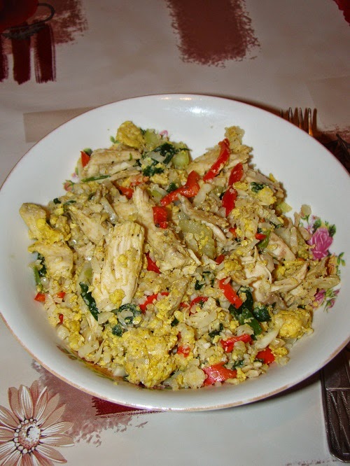 Conopida cu pui, ou si legume la wok