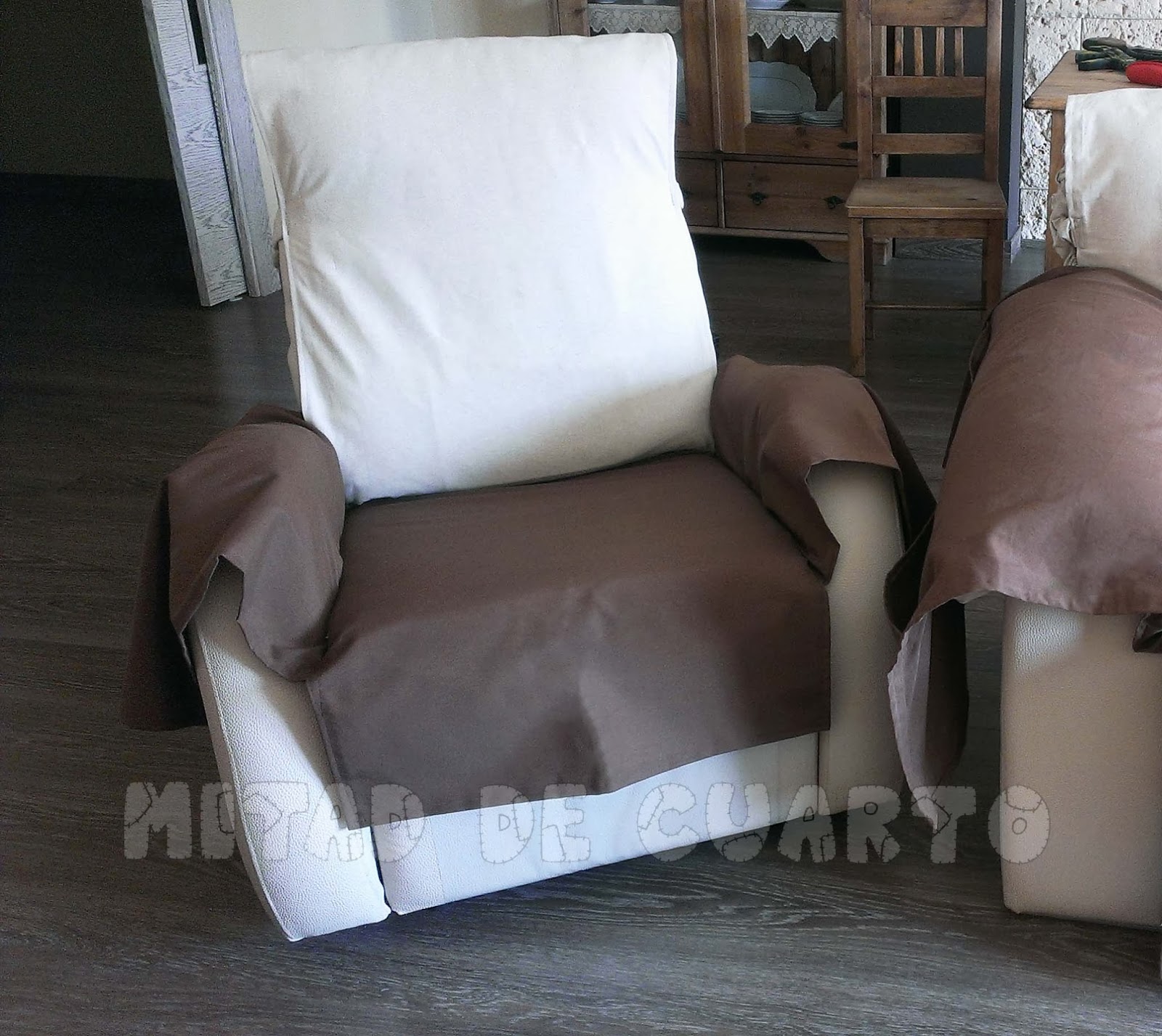 Mitad de cuarto: Funda para sillón a medida.