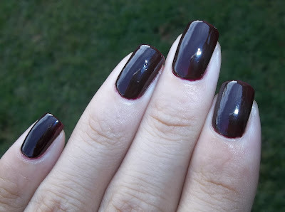 Avon color trend morado oscuro