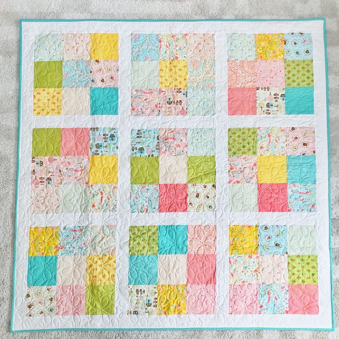 The Crafty Chemist: Charm Pack Baby Quilt