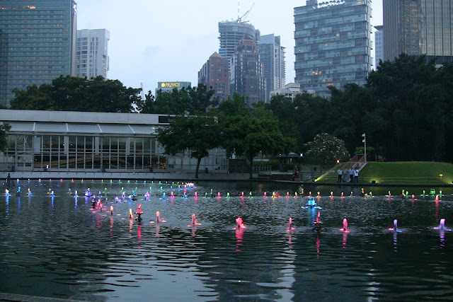 Tańczące fontanny w Kuala Lumpur