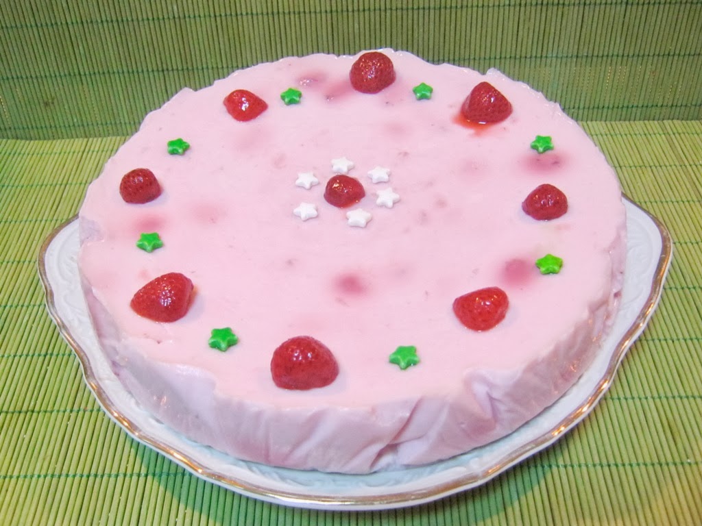 Tort de iaurt cu capsuni