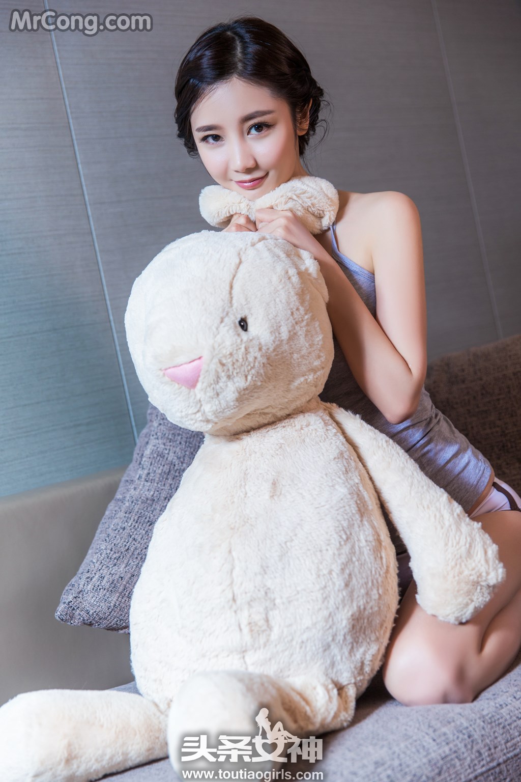 TouTiao 2017-03-12: Model Su Liang (苏 凉) (21 photos)