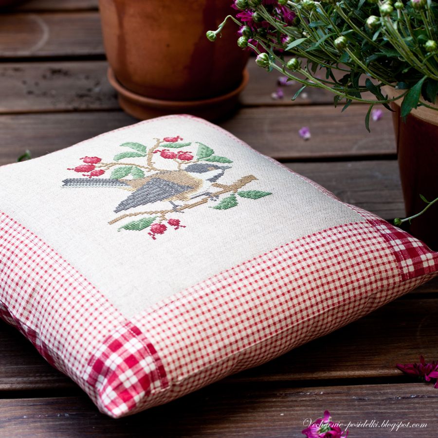 игольница на швейную машинку своими руками. игольница подушечка. лоскутное шитьё игольницы. подушка швеи. подушка для иголок.