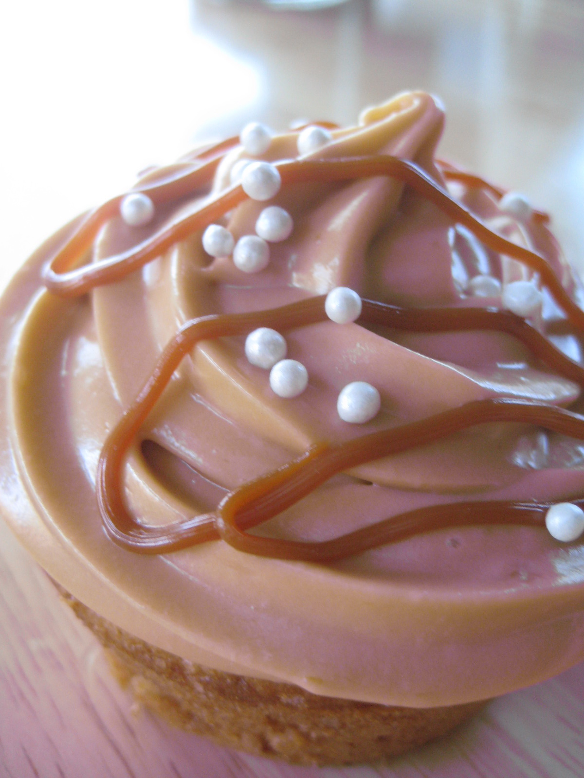 SugarScape: Dulce de Leche Cupcakes