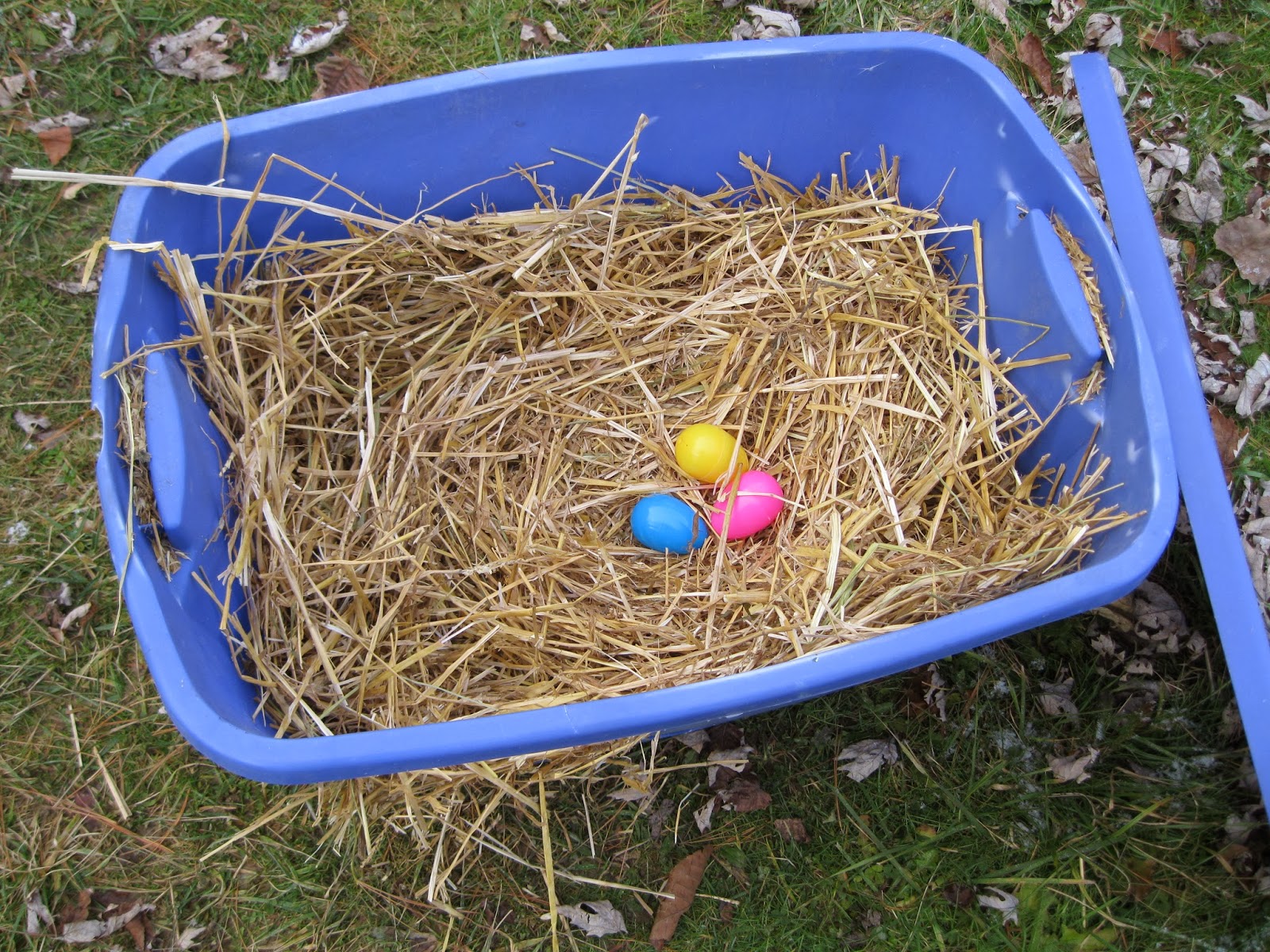AMY'S HARVEST DIY Plastic Tote Chicken Nest Box