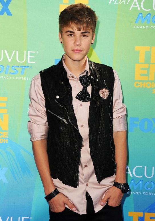 justin bieber brit awards 2012