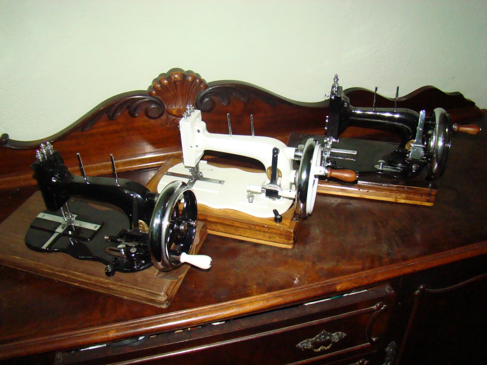 maquina-de-costura-antiga-manual