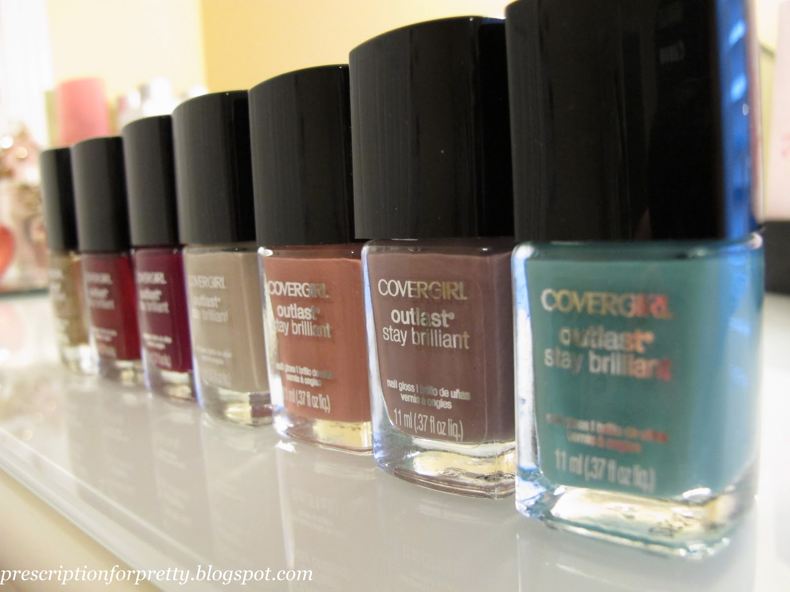 nail design in ageless covergirl conmercial