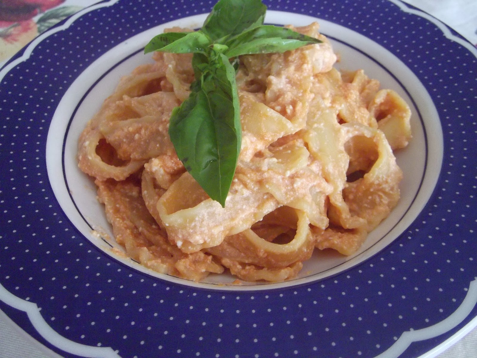 manfredine alla crema di ricotta e pomodoro