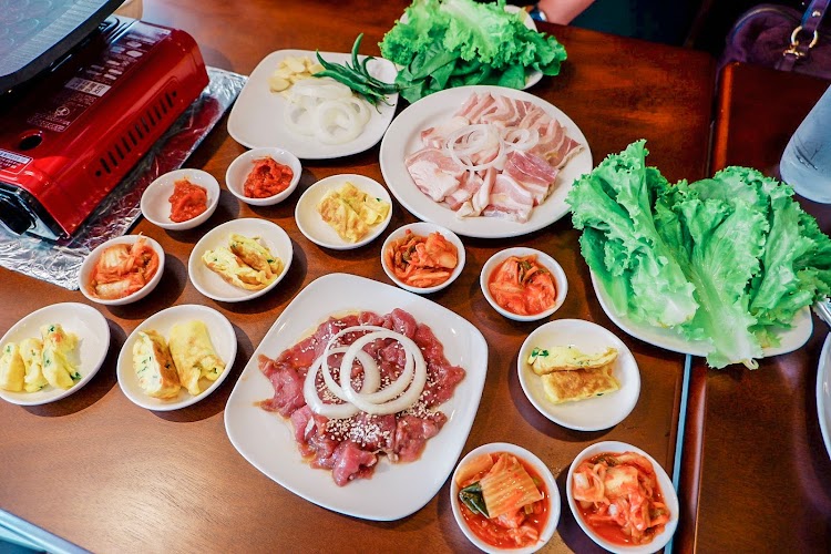 Unlimited samgyeopsal and marinated beef for only Php 299 at Festive Way