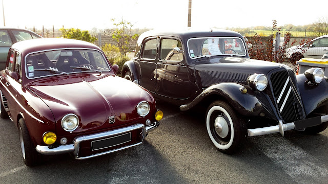Renault dauphine et Citroën Traction Avant