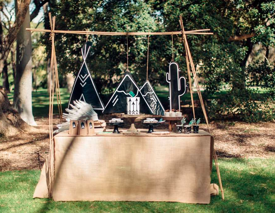 Fiesta de cumpleaños campamento indio.