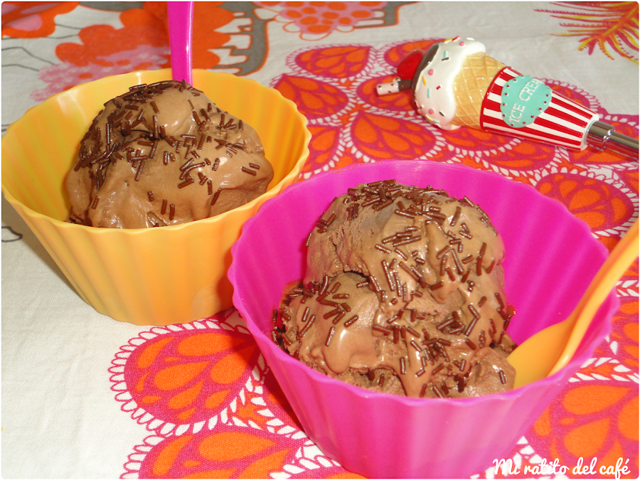 Helado de chocolate negro