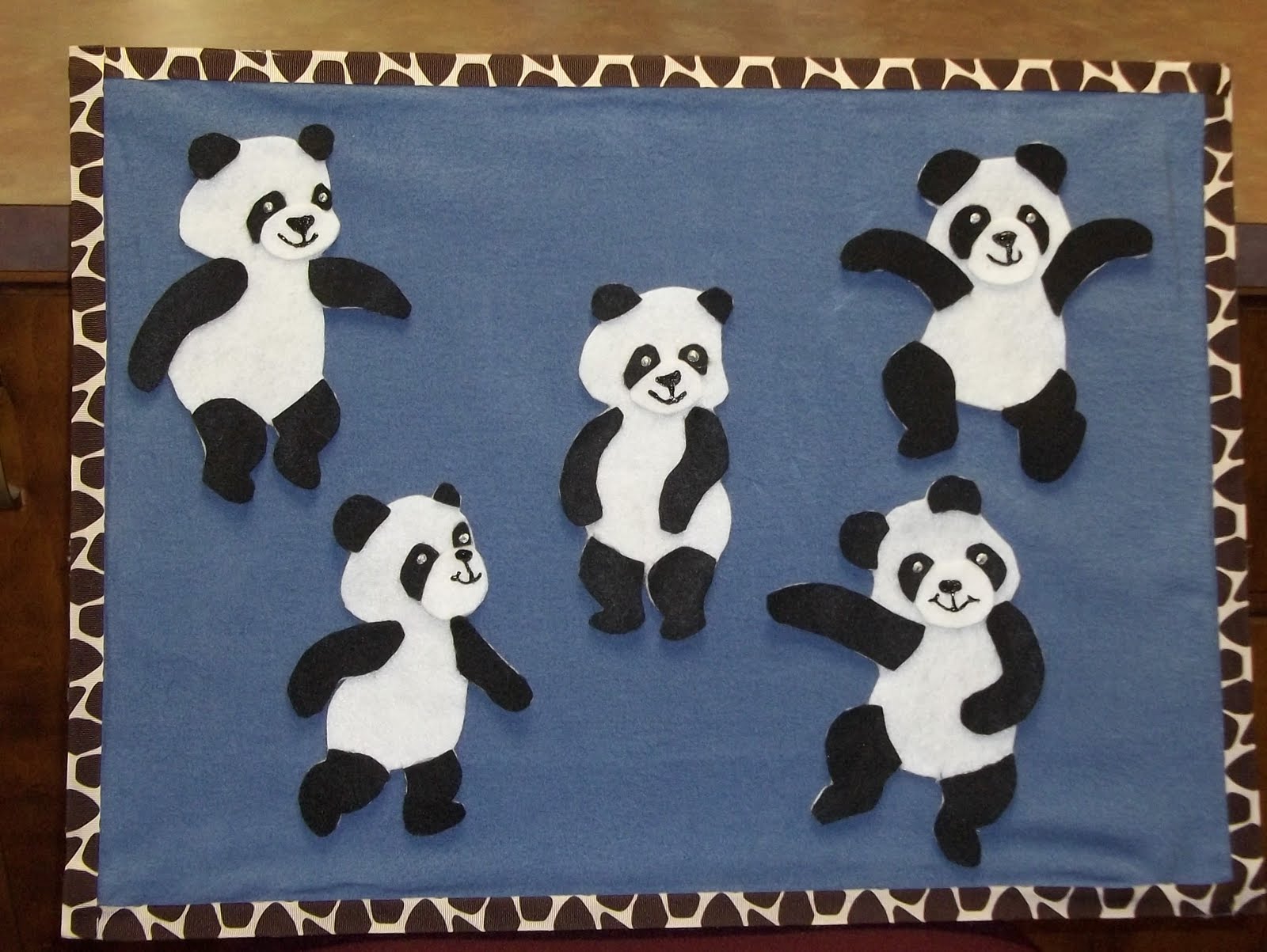 What is Bridget Reading?: #FlannelFriday: Five Little Pandas
