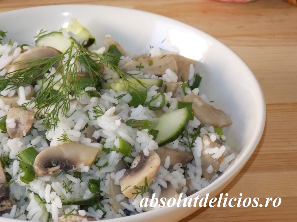 Absolut Delicios SALATA DE OREZ CU CIUPERCI