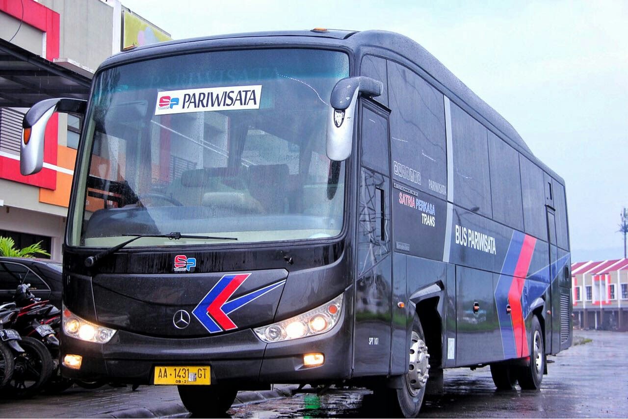 Dunia Pariwisata Bergoyang:  Tren, Tantangan, dan Transformasi Bus Pariwisata Terbaru