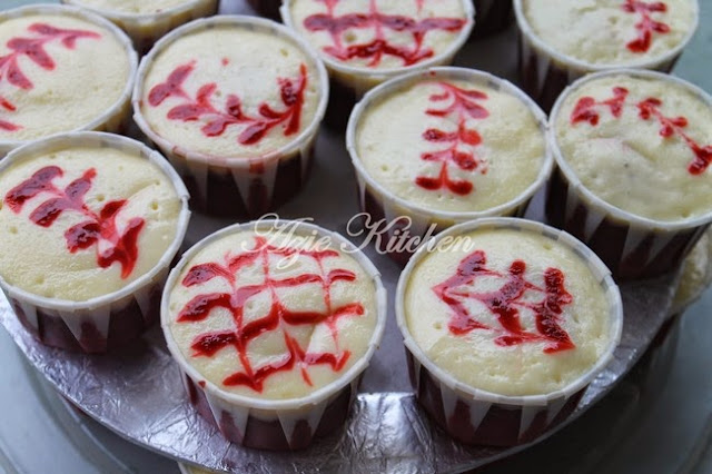 Red Velvet Cheese Brownies Cupcakes
