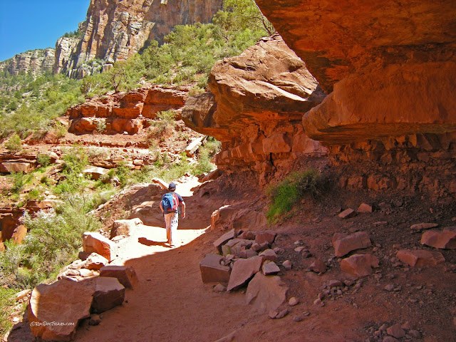 Grand Canyon National Park Arizona Bright Angel Trail south rim geology travel trip copyright rocdoctravel.com