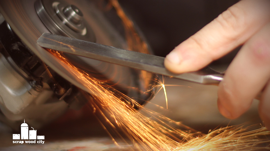 scrap wood city Sharpening a chisel with the angle grinder Quick and