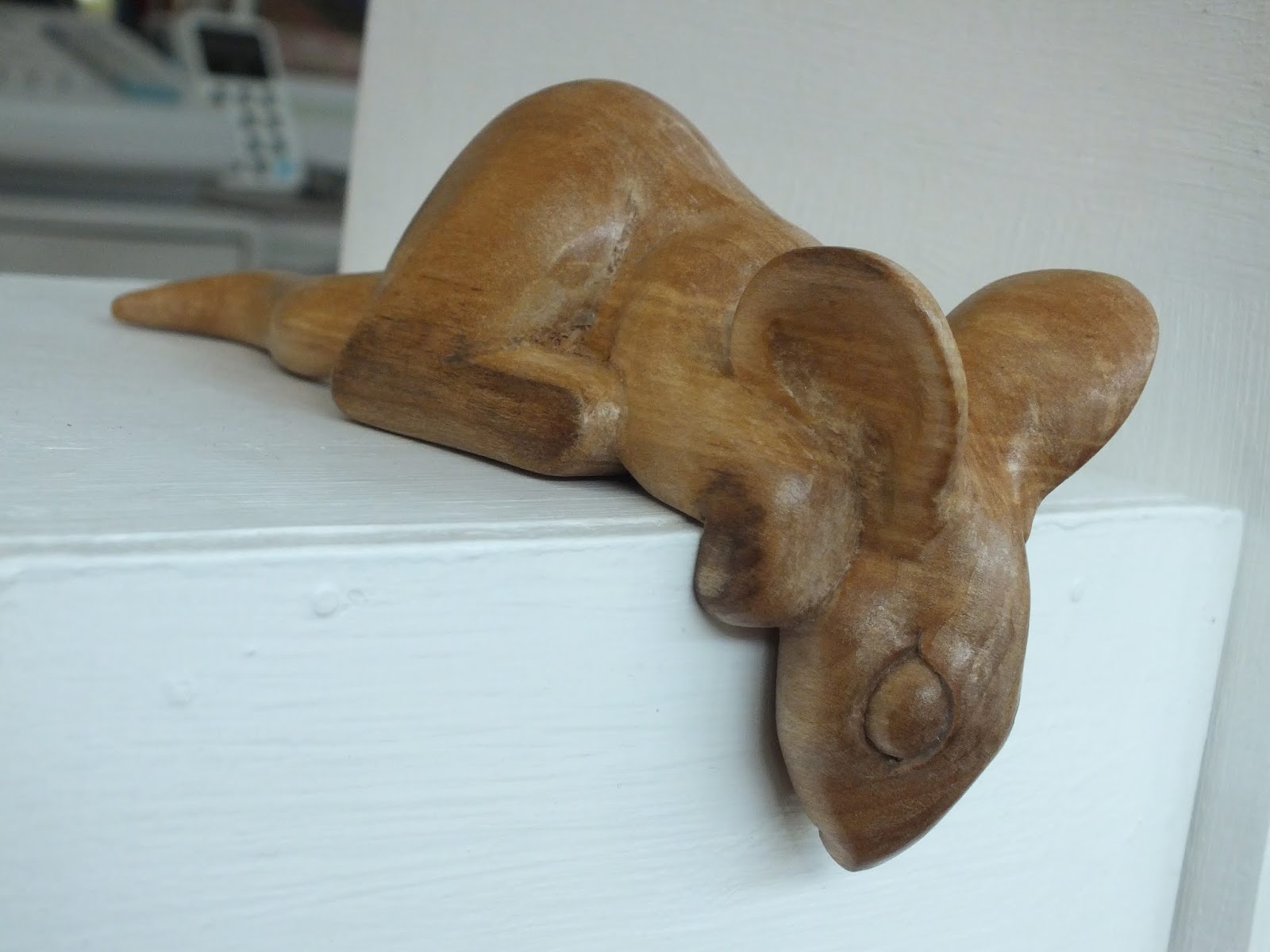 Duanes Carvings Shelf mouse