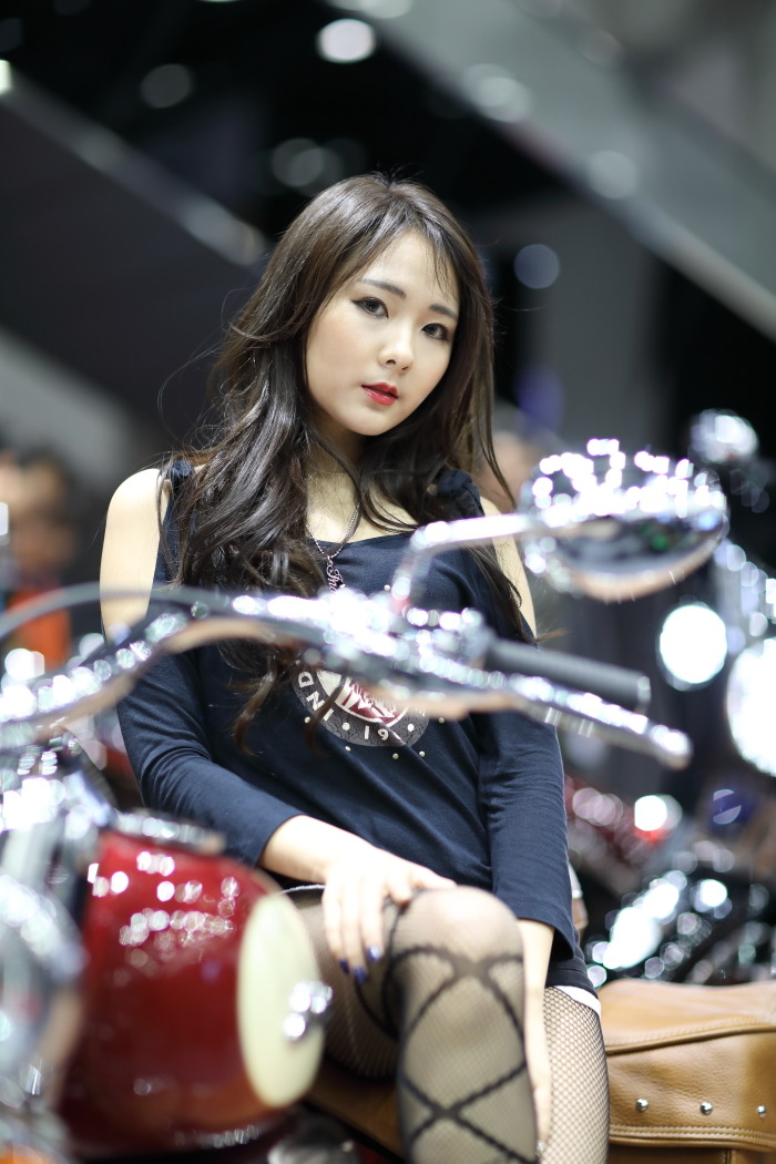 korean model park ji eun seoul motor show 2017 asian korean model park ji eun seoul motor show 2017 asian