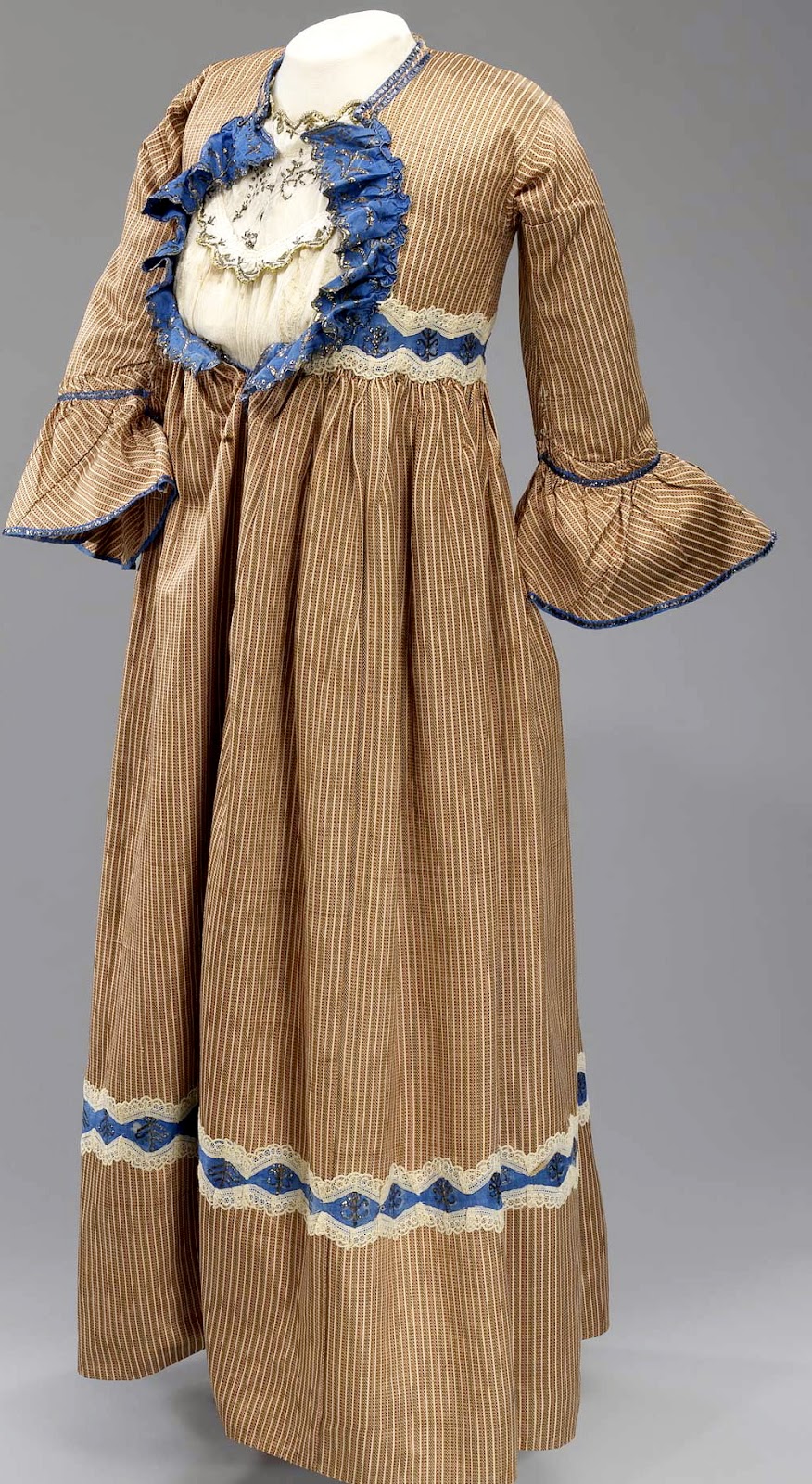 Eshkol HaKofer: Say Yes to the Dress: Jewish Henna Clothing