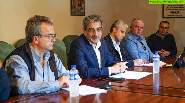 Román Rodríguez se reune con representantes del sector agrario en La Palma