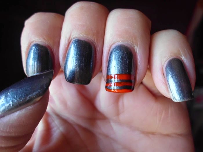 manicura con rayas