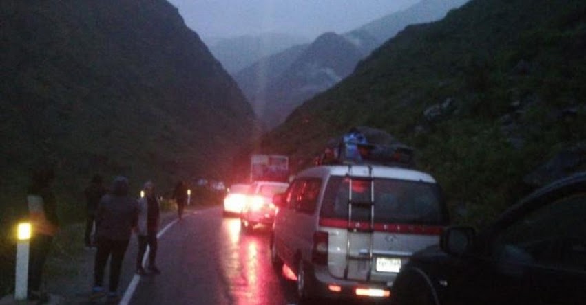 Huaico bloquea kilómetro 125 de la carretera Lima-Yauyos Huaico bloquea kilómetro 125 de la carretera Lima-Yauyos