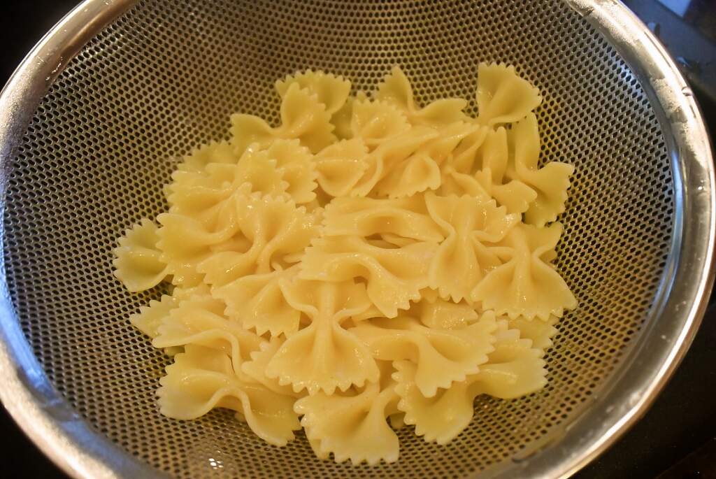 Recipes for Tom Maitake to warabi no gorugonzoora pasta / pasta with