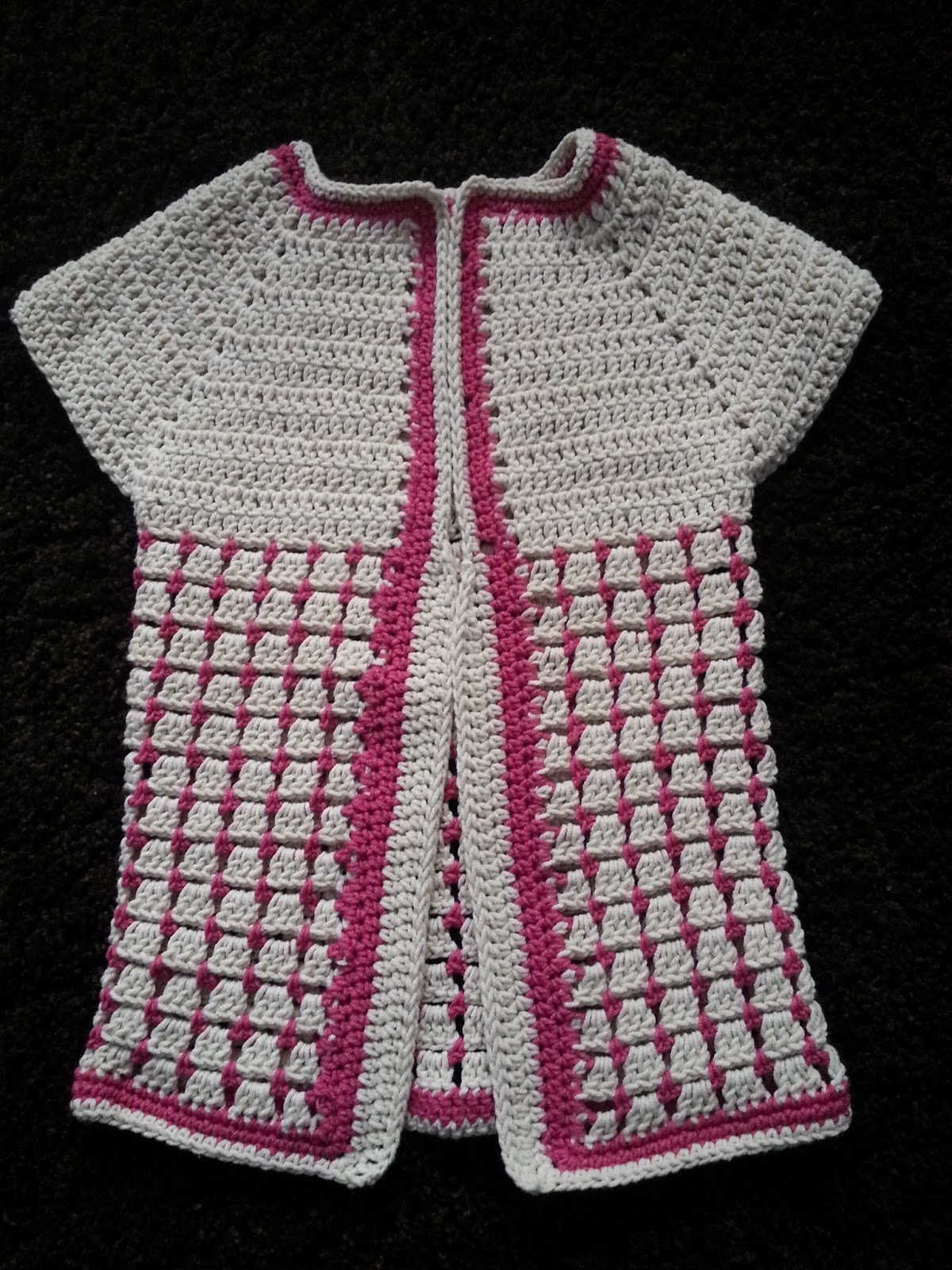 Herseyhden Var! Tığ İşi Boyundan Başlamalı Bebek Yeleği