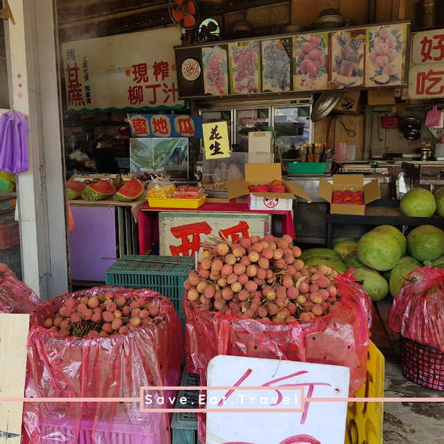 Taichung Day Tour Fruit Stand
