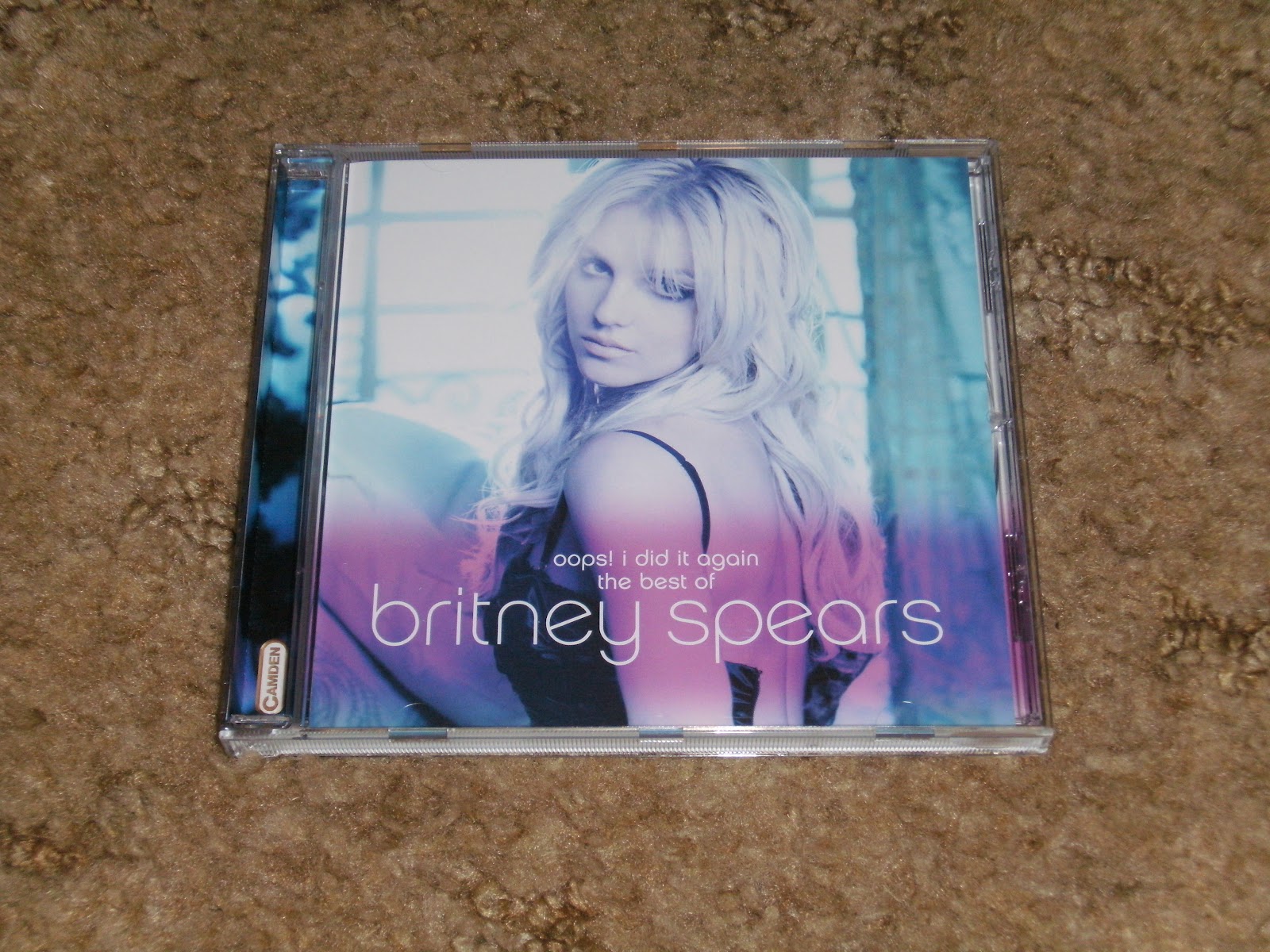http://2.bp.blogspot.com/-YoCIf1tlUqg/UAJD1dDOy8I/AAAAAAAABE0/AoraECkiOso/s1600/Oops!...I+Did+It+Again+The+Best+of+Britney+Spears+(1).JPG