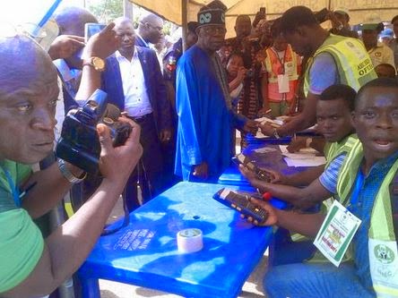 Tug embarrasses Bola Tinubu at polling unit