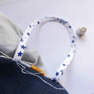 Cómo poner cinta para colgar los niños - HANDBOX