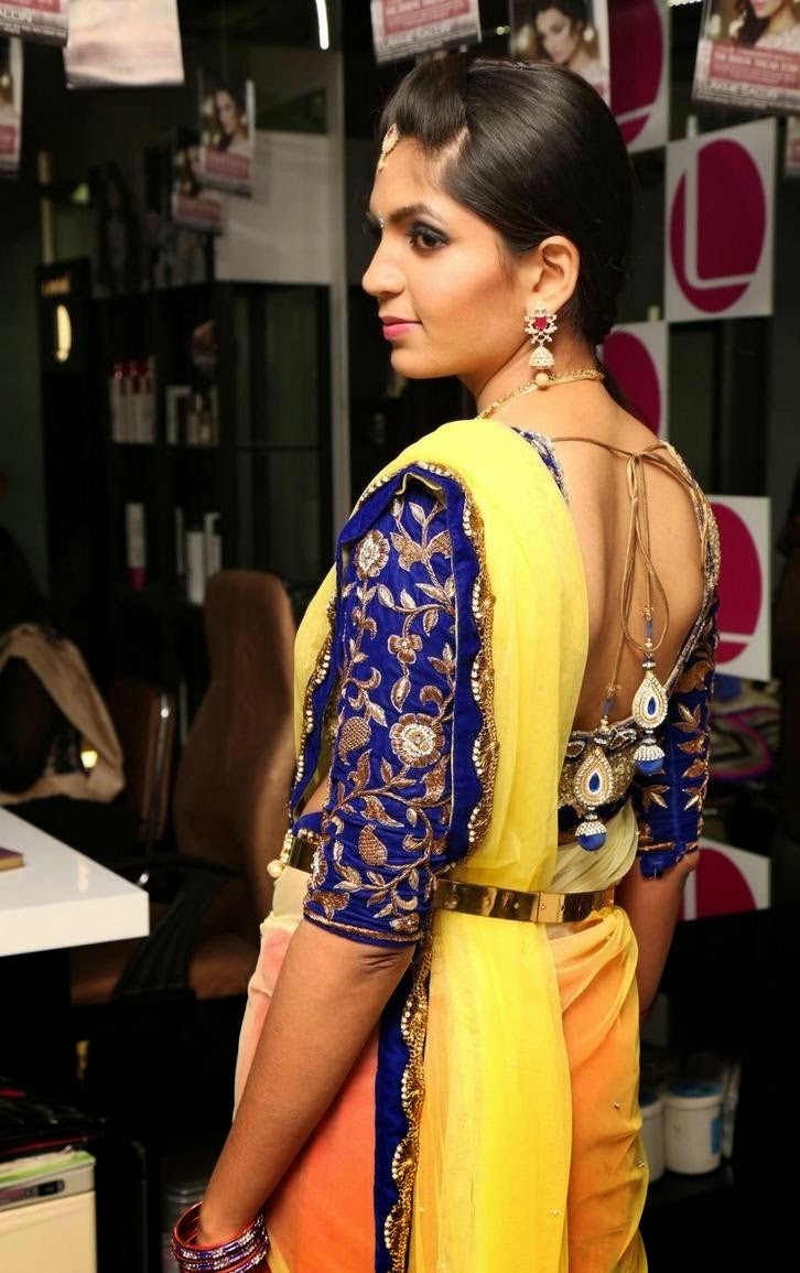 anusha-new-hot-pics-yellow-half-saree-to