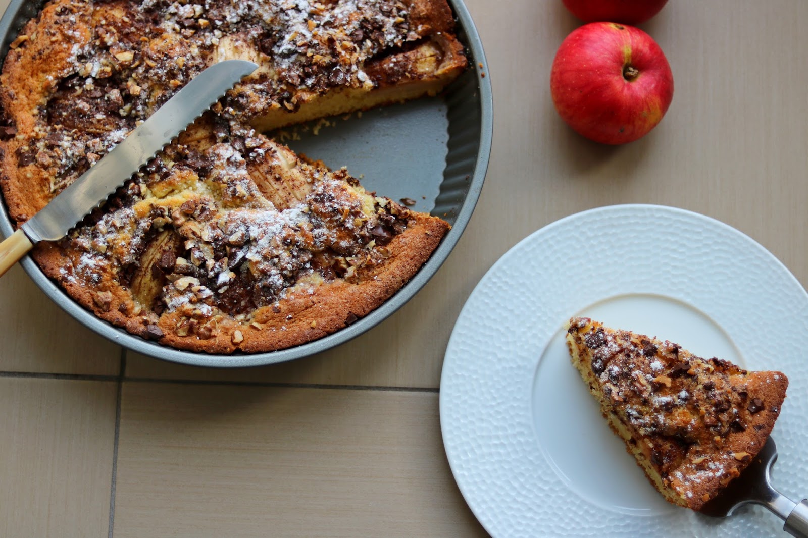 Gâteau pommes, noix, chocolat Le dessert, c'est pour moi