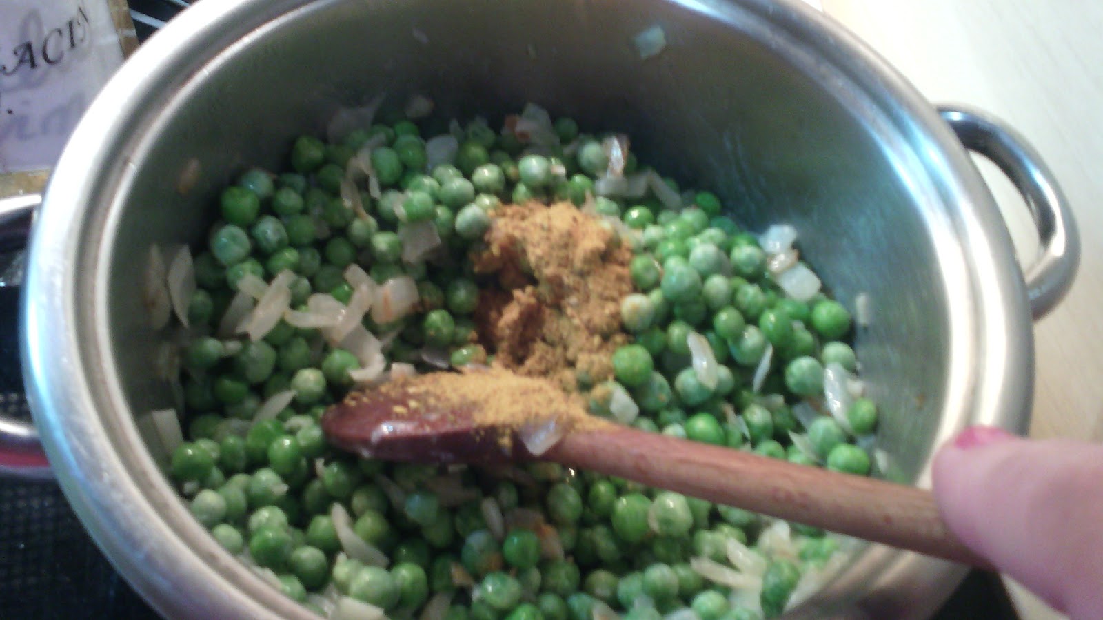 U Kuvanju Masta Pravi Svasta Grasak Sa Garam Masala I Mirodjijom Green Peas With Garam Masala And Dill