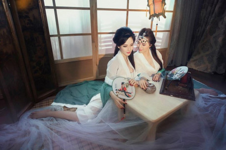 Bo anh goi cam cua hai “co dau ma” gay tranh cai - Anh 9