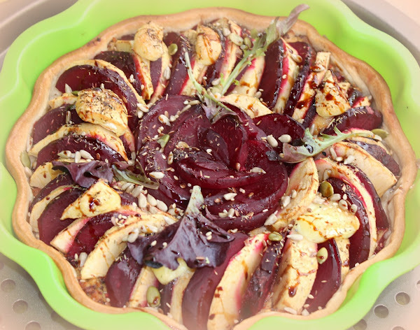 CORONA DE REMOLACHA, MANZANA, QUESO Y ATÚN